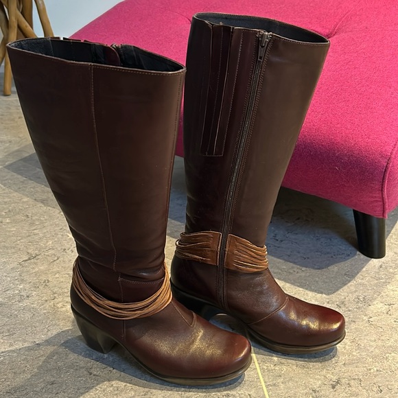 Gorgeous Naot Boots - Picture 1 of 6